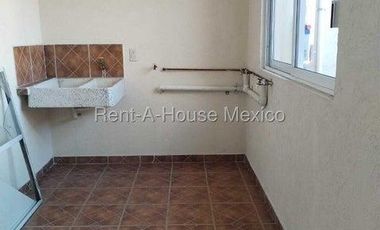 Casa en Renta en Agricola Pantitlan 26-3284.