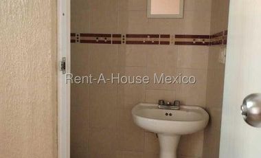 Casa en Renta en Agricola Pantitlan 26-3284.