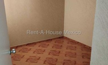 Casa en Renta en Agricola Pantitlan 26-3284.