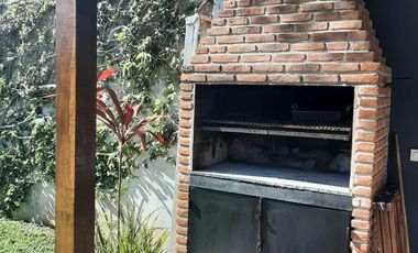 Casa en alquiler , en  La Lucila , 5 ambientes , excelente estado , ubicación privilegiada.