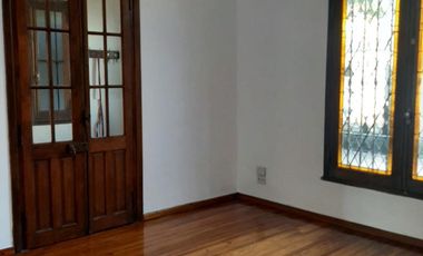 Casa en alquiler , en  La Lucila , 5 ambientes , excelente estado , ubicación privilegiada.