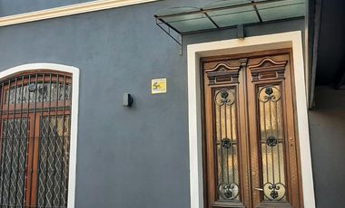 Casa en alquiler , en  La Lucila , 5 ambientes , excelente estado , ubicación privilegiada.