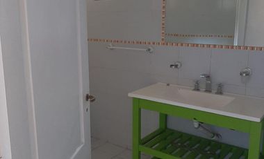 Casa en alquiler , en  La Lucila , 5 ambientes , excelente estado , ubicación privilegiada.
