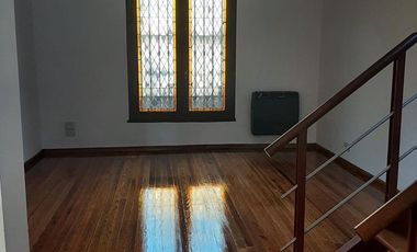 Casa en alquiler , en  La Lucila , 5 ambientes , excelente estado , ubicación privilegiada.