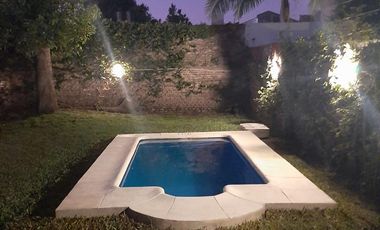 Casa en alquiler , en  La Lucila , 5 ambientes , excelente estado , ubicación privilegiada.