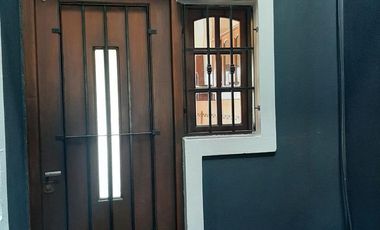 Casa en alquiler , en  La Lucila , 5 ambientes , excelente estado , ubicación privilegiada.