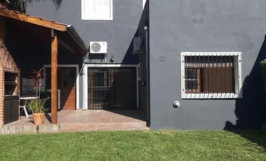 Casa en alquiler , en  La Lucila , 5 ambientes , excelente estado , ubicación privilegiada.