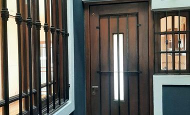 Casa en alquiler , en  La Lucila , 5 ambientes , excelente estado , ubicación privilegiada.