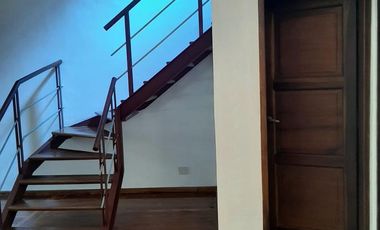 Casa en alquiler , en  La Lucila , 5 ambientes , excelente estado , ubicación privilegiada.