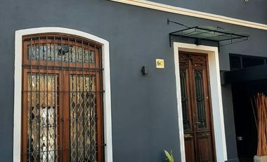 Casa en alquiler , en  La Lucila , 5 ambientes , excelente estado , ubicación privilegiada.