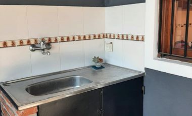 Casa en alquiler , en  La Lucila , 5 ambientes , excelente estado , ubicación privilegiada.