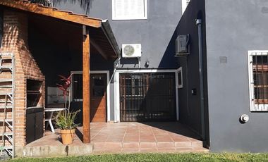 Casa en alquiler , en  La Lucila , 5 ambientes , excelente estado , ubicación privilegiada.