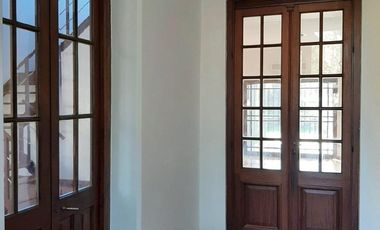 Casa en alquiler , en  La Lucila , 5 ambientes , excelente estado , ubicación privilegiada.