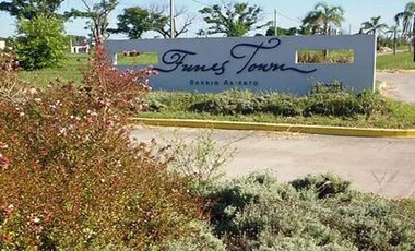 Terreno - Funes Town - Jardin - Lote - Cercado - Escriturado