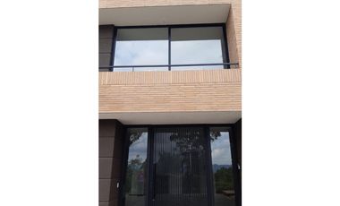 CASA MODERNA 687M2 CON ASCENSOR LOTE 9.859M2 PORTAL DE FUSCA CHA