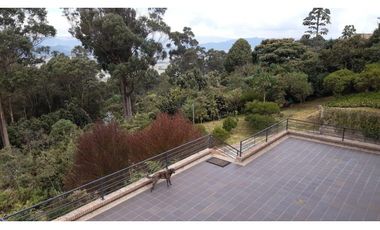 CASA MODERNA 687M2 CON ASCENSOR LOTE 9.859M2 PORTAL DE FUSCA CHA