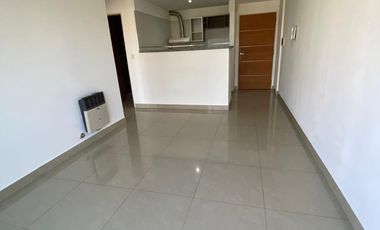 DEPARTAMENTO 2 AMBIENTES EN ALQUILER EN VARELA CENTRO CON COCHERA