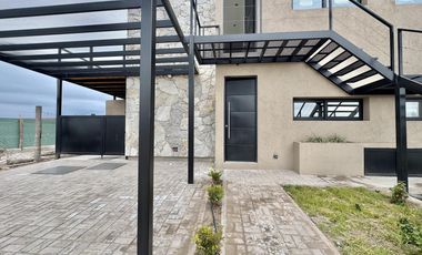 Departamento a estrenar en barrio privado Las Tacas | 2 dormitorios, cochera y amenities, Maipu