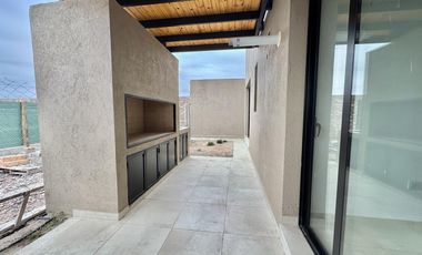 Departamento a estrenar en barrio privado Las Tacas | 2 dormitorios, cochera y amenities, Maipu