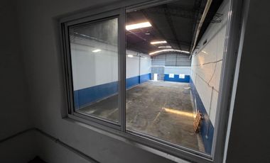 Galpón Deposito en alquiler Ricardo Rojas Tigre Zonificacion R3c