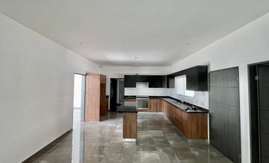 Casa en Venta, zona El Uro, Monterrey - $14,950,000