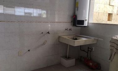 COSTA DE ORO, Casa en RENTA de 3 recamaras en esquina