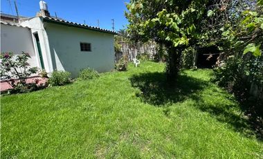 CHALET DE 5 AMBIENTES DESARROLLADO EN 2 PLANTAS, ZONA CONSTITUCION
