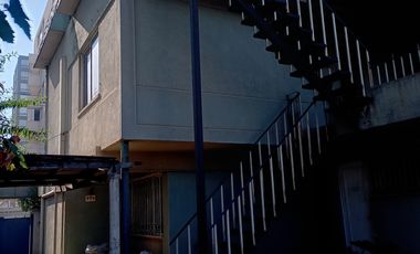 AMPLIA CASA EN ÑUÑOA A PASOS DE PEDRO DE VALDIVIA