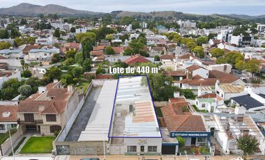 LOCAL CON OFICINAS Y 2 GALPONES SEMICENTRO TANDIL