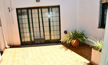 CASA 5 AMBIENTES COCHERA TERRAZA