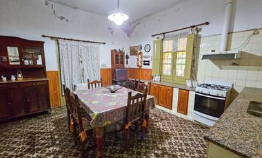 CASA EN VENTA EN VILLA CONSTITUCIÓN JARDIN 4 DORMI