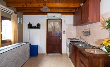 Venta Casa C/Jardín, Pileta, Monoambiente, Cochera