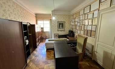 VENTA SEMIPISO DE CATEGORIA EN EDIFICIO GRINFIELD