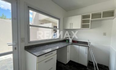 CASA EN VENTA B° LA COMARCA, CENTENARIO.