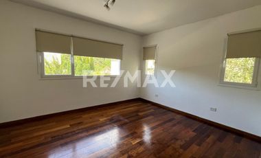 CASA EN VENTA B° LA COMARCA, CENTENARIO.