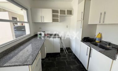 CASA EN VENTA B° LA COMARCA, CENTENARIO.