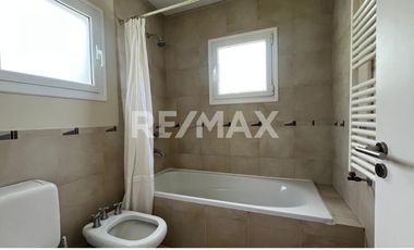 CASA EN VENTA B° LA COMARCA, CENTENARIO.
