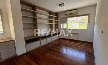CASA EN VENTA B° LA COMARCA, CENTENARIO.