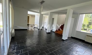 CASA EN VENTA B° LA COMARCA, CENTENARIO.