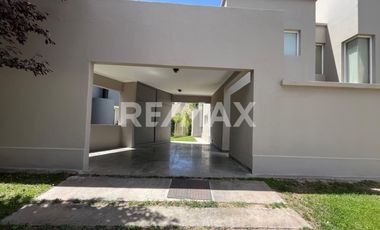 CASA EN VENTA B° LA COMARCA, CENTENARIO.