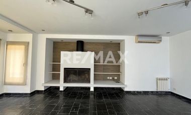 CASA EN VENTA B° LA COMARCA, CENTENARIO.