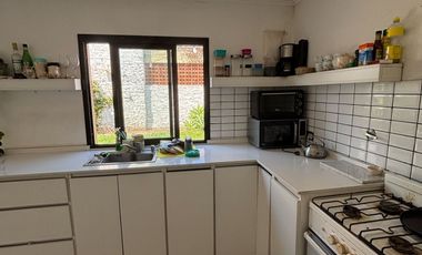 VENTA CASA 4 AMBIENTES COCHERA QUILMES APTO CRED