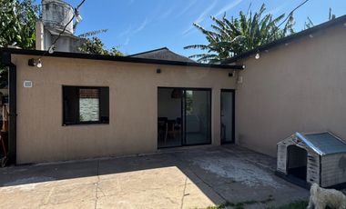 VENTA CASA 4 AMBIENTES COCHERA QUILMES APTO CRED