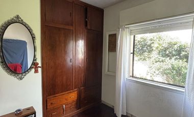 VENTA CASA 4 AMBIENTES COCHERA QUILMES APTO CRED