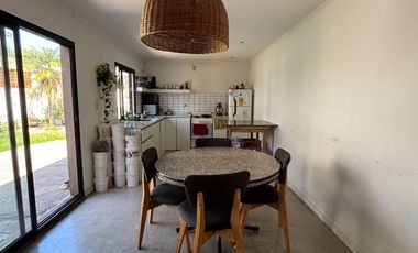 VENTA CASA 4 AMBIENTES COCHERA QUILMES APTO CRED