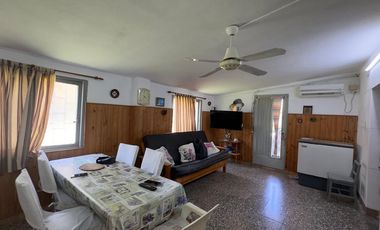 CASA EN VENTA 2 DORMITORIOS CON PILETA ALVAREZ