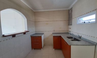 Alquiler Depto Duplex 2 dormitorios e/ Boulevares