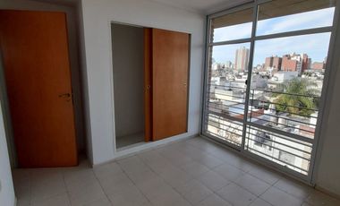 Alquiler Depto Duplex 2 dormitorios e/ Boulevares