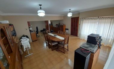 LOCAL EN VENTA CON VIVIENDA