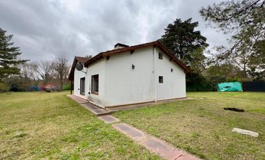 CASA 4 AMBIENTES EN VENTA CON PILETA EN EZEIZA
